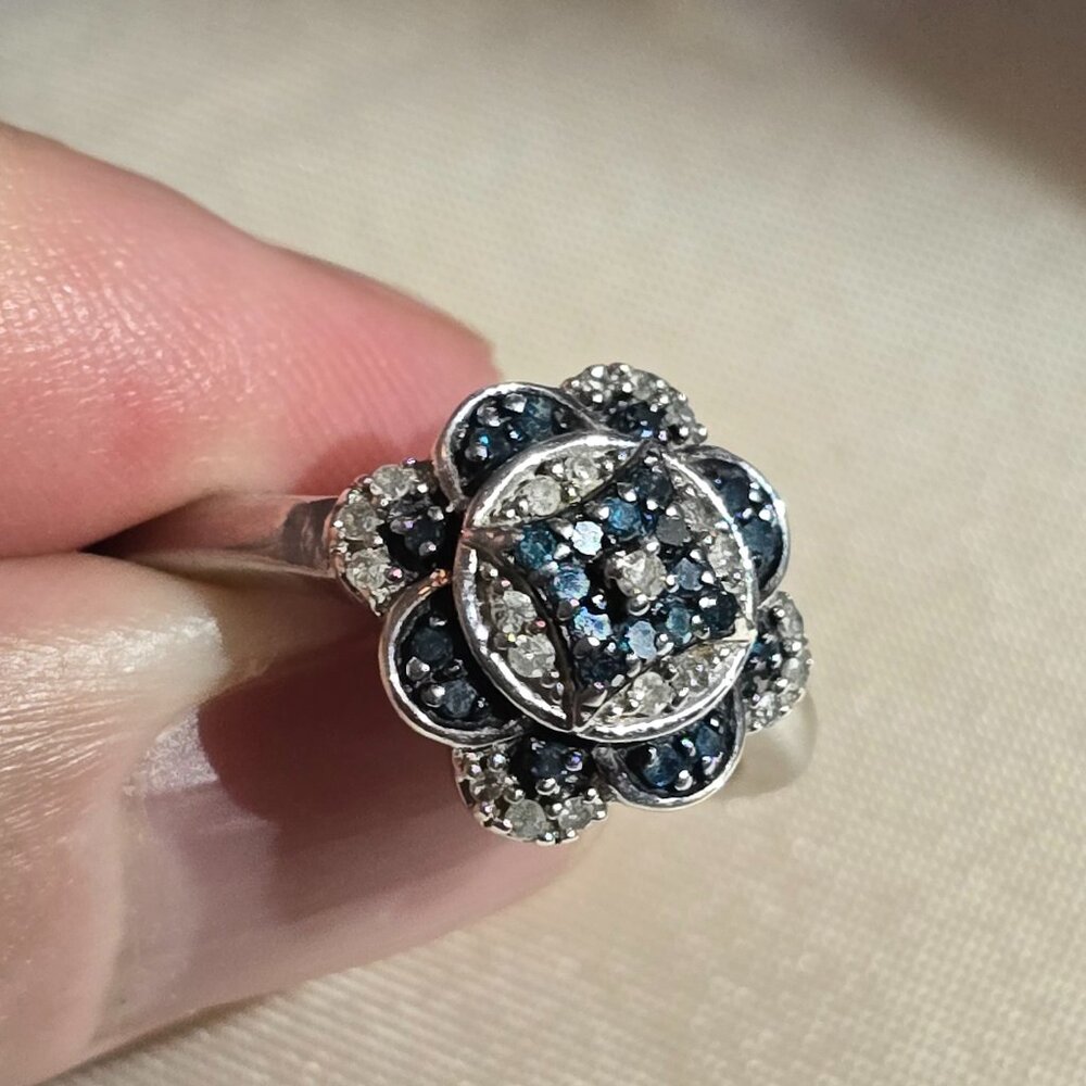 Blue and White Diamond Vintage-Style Clover Ring - Size 7 - Picture 3 of 9